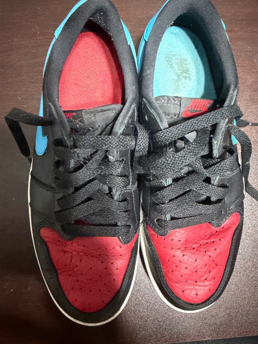 Nike Low-Top Sneakers in Black, Red & Light Blue